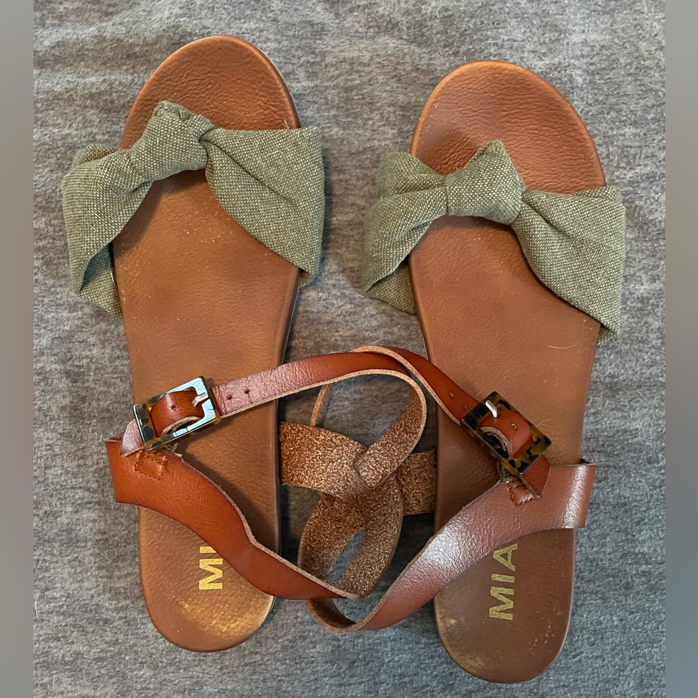 MIA Addilynn Fabric Knot Sandal Slip on